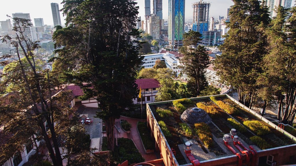 Información de interés sobre la Universidad de los Andes y sus servicios para los estudiantes de pregrado que ingresan en el segundo semestre de 2020.